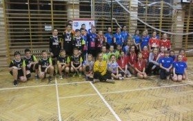 Ruszyły rozgrywki Kęckiej Akademii Siatkówki