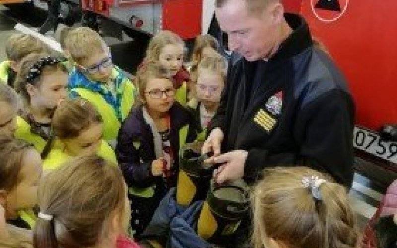 Uczniowie SP w Nowej Wsi zwiedzili Komendę PSP w Oświęcimiu