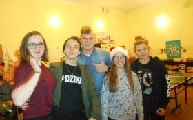 Mikołajkowy wieczór młodzieżowy w Łękach