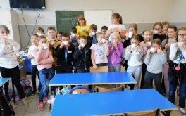 Lekcja o zapachu herbaty w kęckiej "Dwójce"