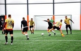 Piłkarze amatorzy walczyli o zwycięstwo w Turnieju Sylwestrowym Futbol Park