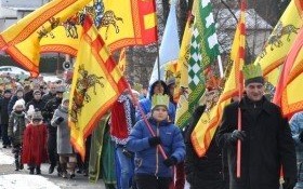 Wraz z Mędrcami podążali w barwnym korowodzie ulicami Witkowic