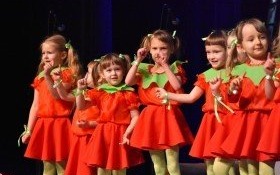 Przedszkolaczki z Nowej Wsi wystąpiły dla Babć i Dziadków