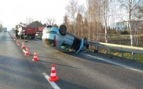 Rajd pijanego kierowcy zakończył się dachowaniem na krajówce