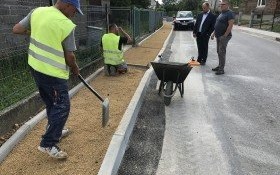 Remont chodnika przy ul. Solnej w Bielanach już na ukończeniu