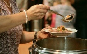 Bezpłatne posiłki w placówkach oświatowych - złóż wniosek już dziś!