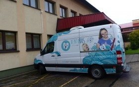 Dentobus przy kęckiej "Trójce"