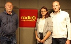 Julia Michałowska i trenerzy Tempa Kęty w Radiu Andrychów