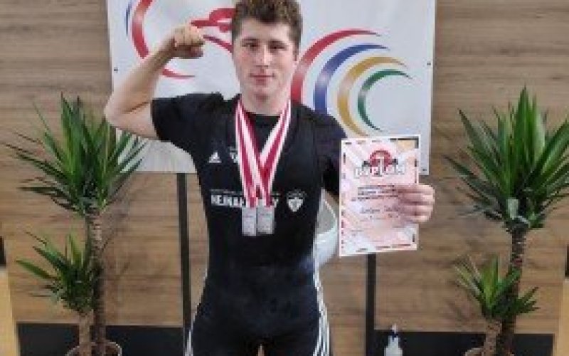 Mirek Dobosz ze srebrnym medalem Mistrzostw Polski U20!