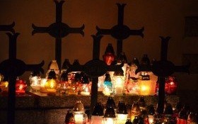 Odwiedzając cmentarze pamiętaj o obostrzeniach i odblaskach