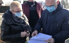 Dwa nowe przejścia dla pieszych już działają. Bezpieczniej w rejonie „Jana” i cmentarza w Bulowicach