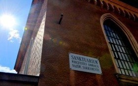 Kolejni mieszkańcy włączają się w pomoc kęckim Klaryskom