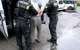 Poszukiwany wpadł przez brak maseczki