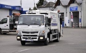 Nowy nabytek w Spółce "Komax". Nowoczesna śmieciarka już rozpoczęła pracę