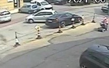 Policjanci poszukują kierowcy volkswagena polo, który po kolizji odjechał z miejsca zdarzenia