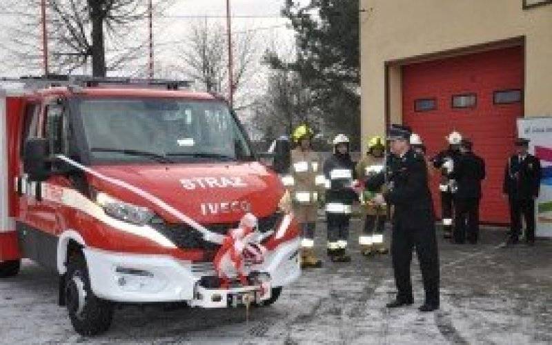 Nowy samochód dla jednostki Ochotniczej Straży Pożarnej w Malcu oficjalnie przekazany!
