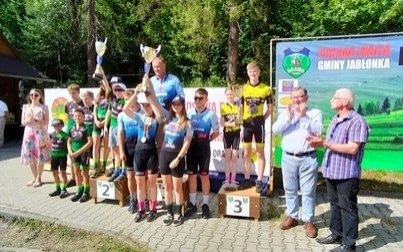 Zawodnicy Sokoła Kęty w hołdzie trenerowi w pierwszą rocznicę jego śmierci