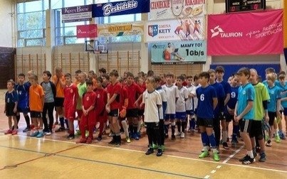 MISTRZOSTWA GMINY KĘTY W HALOWEJ MINI PIŁCE NOŻNEJ SZKÓŁ PODSTAWOWYCH