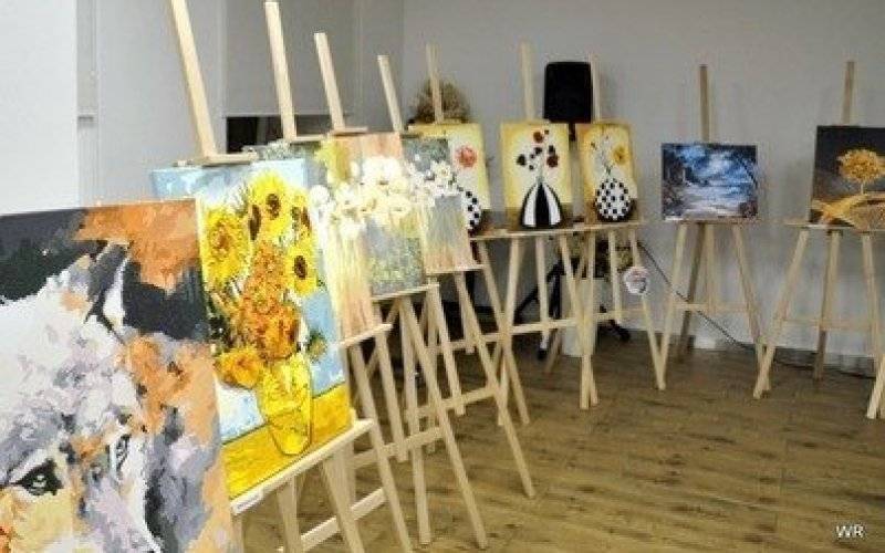 Wernisaż w Trzynastce: Grupa Animatorki w akcji! zaprezentowała swoje prace