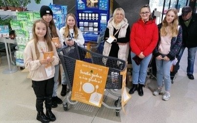 Uczniowie z Nowej Wsi przeprowadzili Świąteczną Zbiórkę Żywności