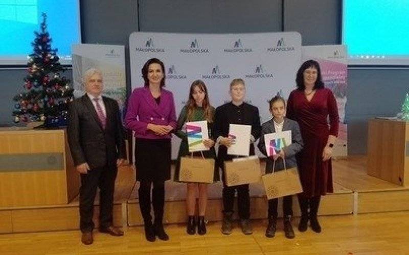Uczennica „Dwójki” na gali marszałkowskiej w Krakowie