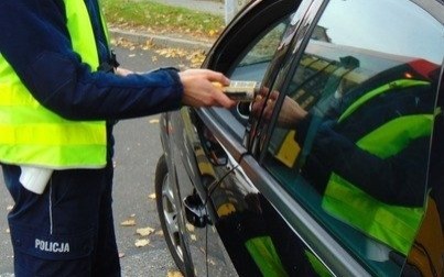 Ścigali się w obszarze zabudowanym jadąc ponad 130km/h