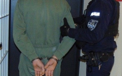 Siedmiu poszukiwanych trafiło za kratki