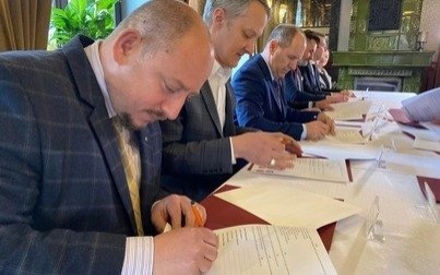 Mobilne Centrum Organizacji Pozarządowych oficjalnie powołane do działania. Przedstawiciele Gmin i Powiatu podpisali porozumienie!