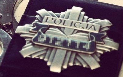 Rodzice poszli po zakupy pozostawiając śpiące dzieci w samochodzie