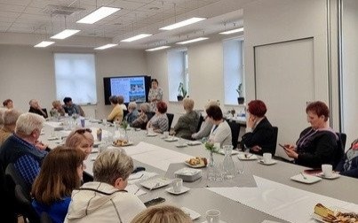 Rada seniorów z Miechowa z wizytą w Kętach