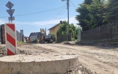 Trwają intensywne prace na drogach w Gminie Kęty