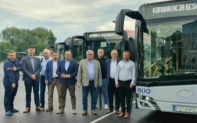 Cztery fabrycznie nowe autobusy wzbogaciły flotę Komunikacji Beskidzkiej