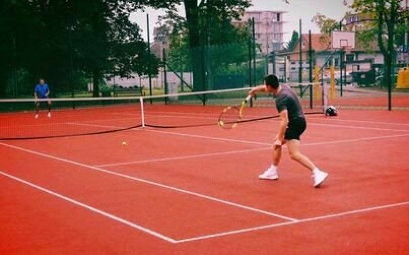 Amatorski Turniej Tenisa Ziemnego w Kętach rozegrany. Kto zdobył puchar zwycięzcy?