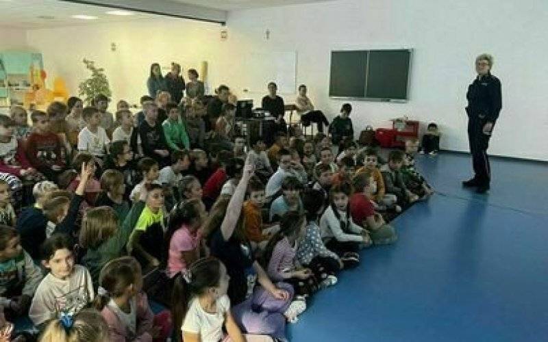 PODSUMOWANIE AKCJI „ODBLASKOWA SZKOŁA” w kęckiej „Trójce”