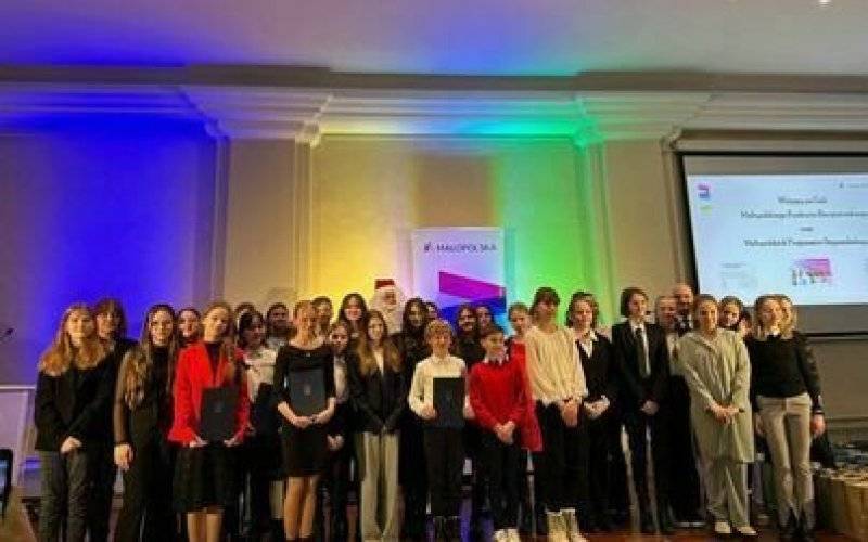 Młode artystki z kęckiej Jedynki - Gala Finałowa Małopolskiego Konkursu Recytatorskiego „Spotkanie ze słowem pięknym i prawdziwym”