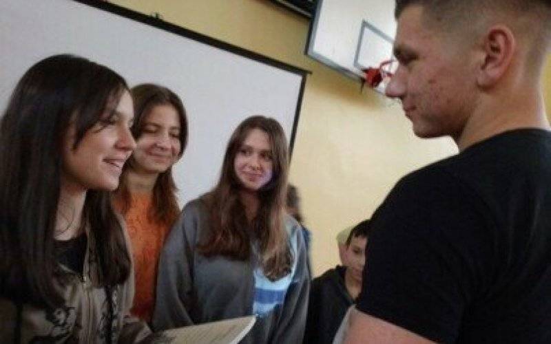 Spotkanie z wyjątkowym absolwentem w SP2