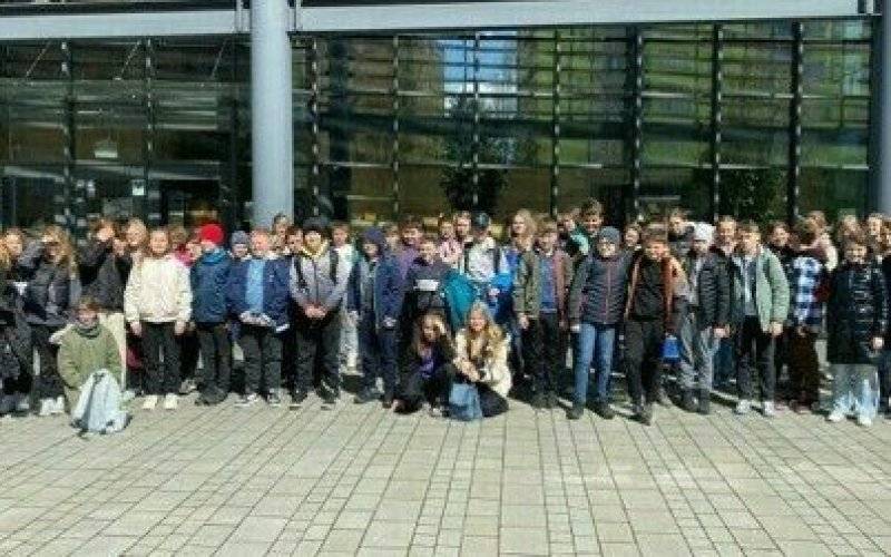Uczniowie z Bielan z wizytą w Miejskiej Bibliotece Publicznej w Oświęcimiu