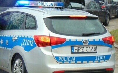 Bielany: Doprowadził do kolizji, uciekając przed radiowozem. Wydmuchał 2,2 promila