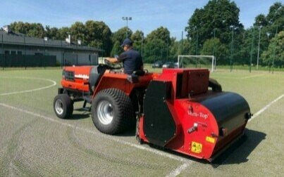 Prace pielęgnacyjno-konserwacyjne na gminnych Orlikach