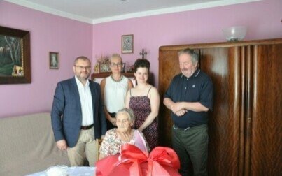 Pani Emilia z Podlesia skończyła 101 lat. Urząd Gminy Kęty życzy wszystkiego najlepszego!