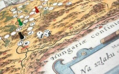 Wakacyjna sesja gry planszowej i wystawa w Muzeum