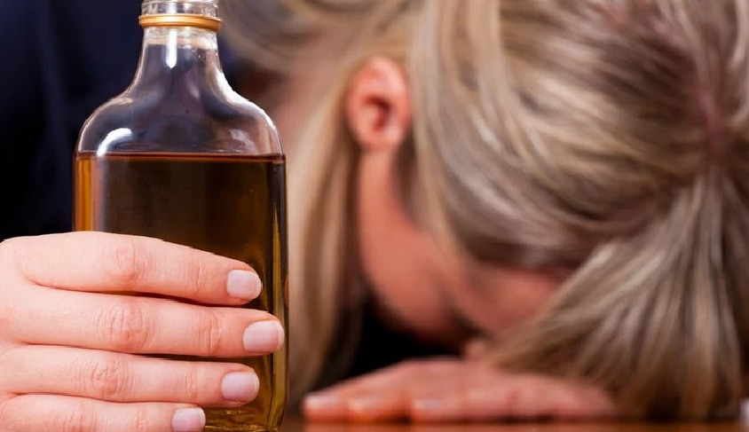 Troje dzieci opieką nietrzeźwej matki. W organizmie kobiety znajdowało się 2,6 promila alkoholu.