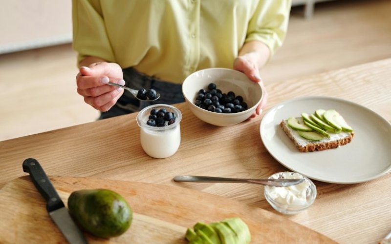 Czym zaspokoić głód między posiłkami?