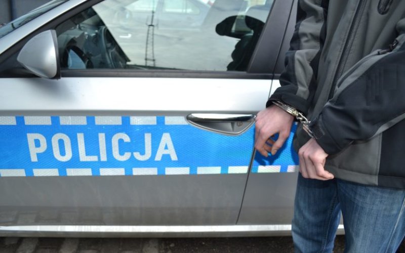 Dzielnicowi zatrzymali drogowego przestępcę