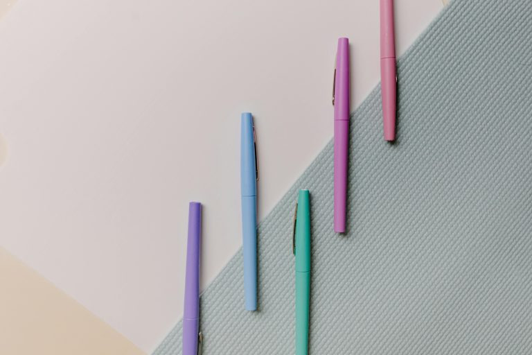 Jak dobrać kolorystykę długopisu do identyfikacji wizualnej marki?