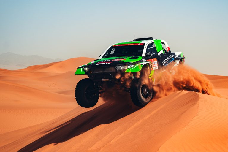 Po dniu przerwy powróciła rywalizacja w Dakarze! Eryk Goczał i Szymon Gospodarczyk utrzymują miejsce w najlepszej dziesiątce Rajdu