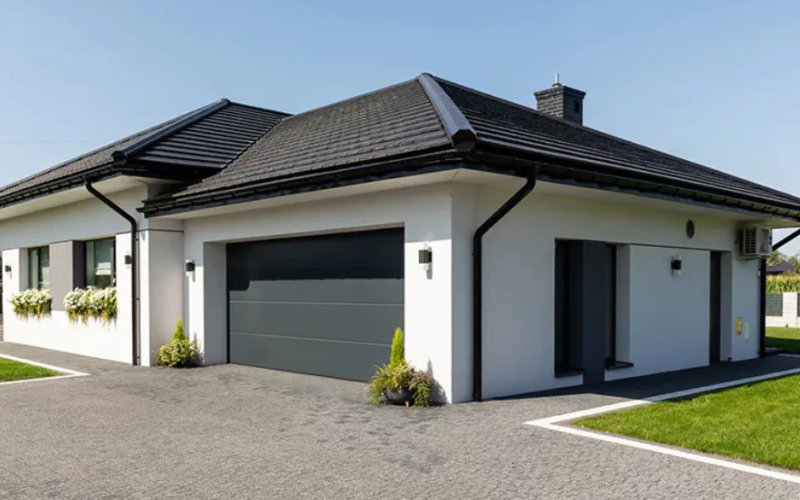 Budowa domu – czy warto postawić na doświadczoną firmę budowlaną?