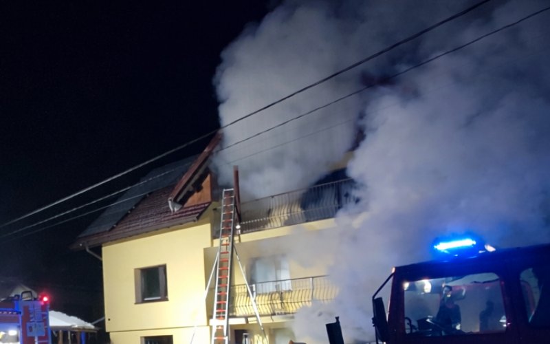 Pożar budynku mieszkalnego w Brzeszczach – FOTO!