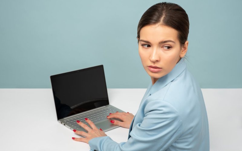 Dlaczego warto dokładnie sprawdzić firmę przed podjęciem pracy?