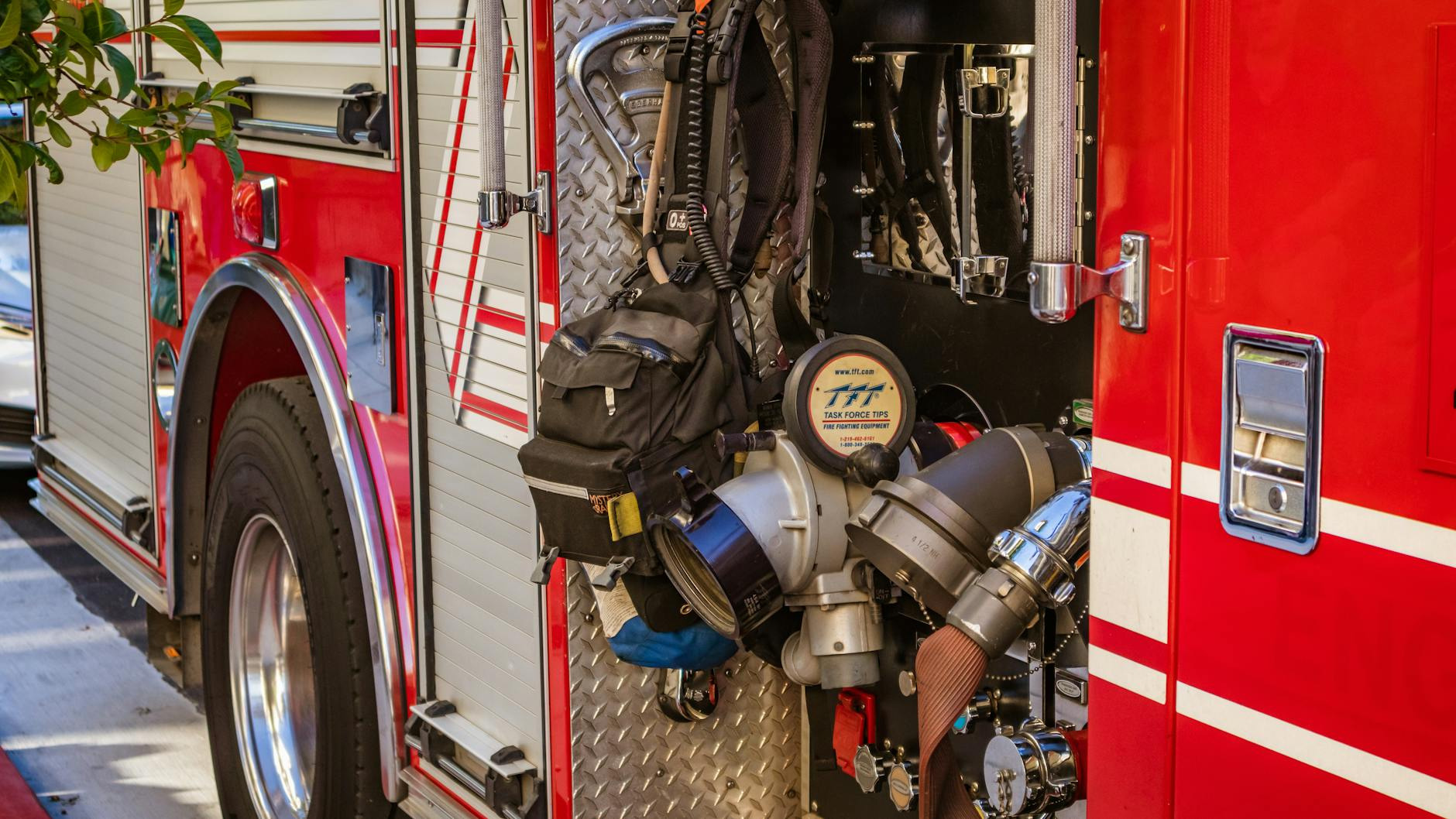 Jak wybrać sklep strażacki? Na co zwrócić uwagę i co można w nim znaleźć